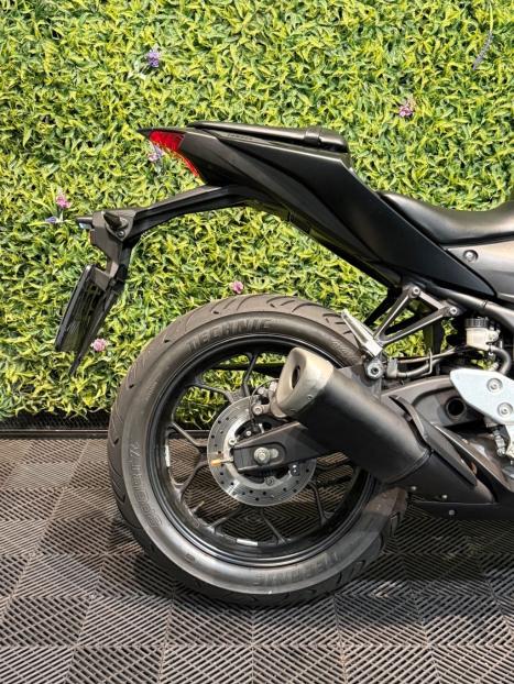 YAMAHA MT-03 300 ABS, Foto 3