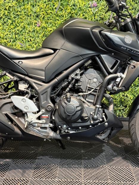 YAMAHA MT-03 300 ABS, Foto 4