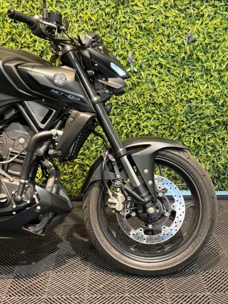 YAMAHA MT-03 300 ABS, Foto 5