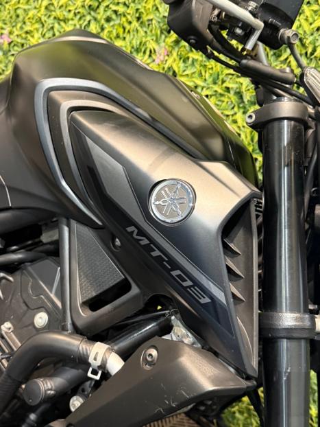 YAMAHA MT-03 300 ABS, Foto 7