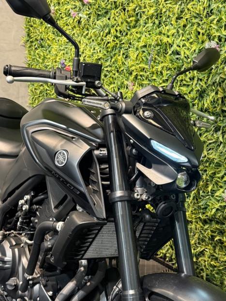 YAMAHA MT-03 300 ABS, Foto 8