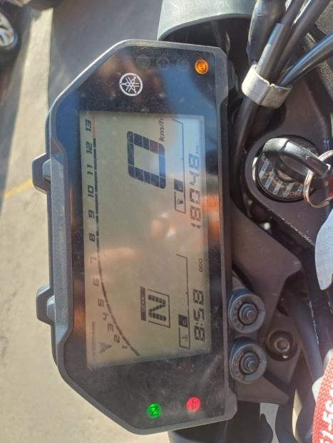YAMAHA MT-03 300 ABS, Foto 4