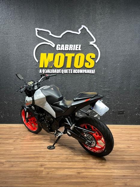 YAMAHA MT-03 300 ABS, Foto 5