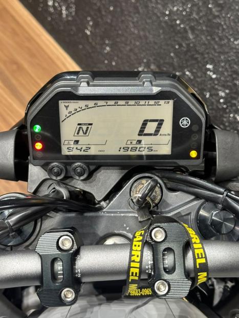 YAMAHA MT-03 300 ABS, Foto 7