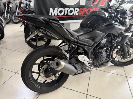 YAMAHA MT-03 300 ABS, Foto 2