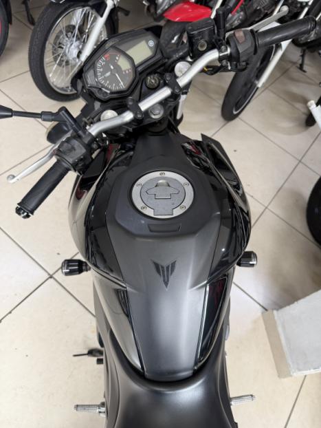 YAMAHA MT-03 300 ABS, Foto 7