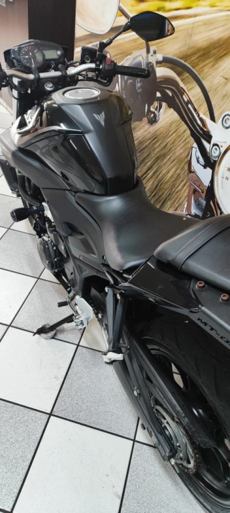 YAMAHA MT-03 300 ABS, Foto 7