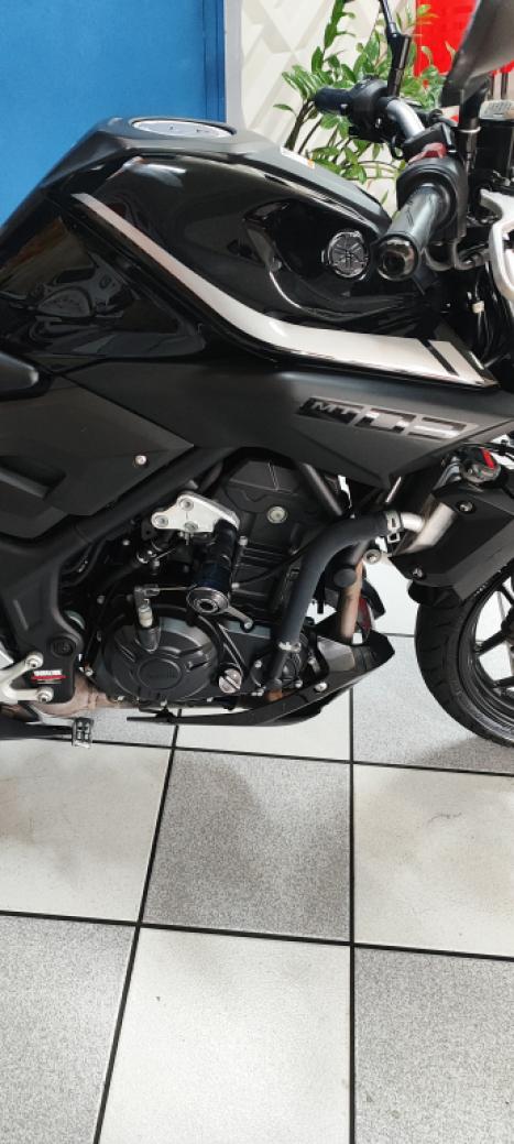 YAMAHA MT-03 300 ABS, Foto 10