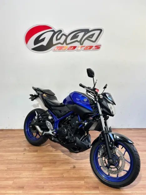 YAMAHA MT-03 300 ABS, Foto 2