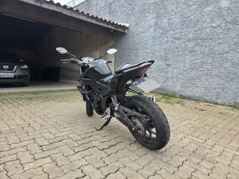 YAMAHA MT-03 300 ABS, Foto 6