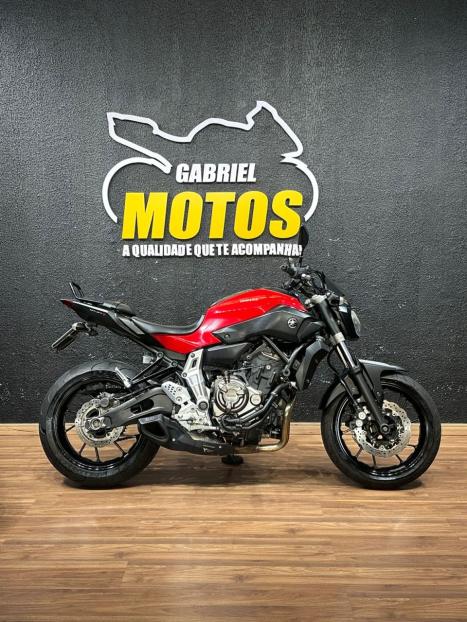 YAMAHA MT-07 700 , Foto 1