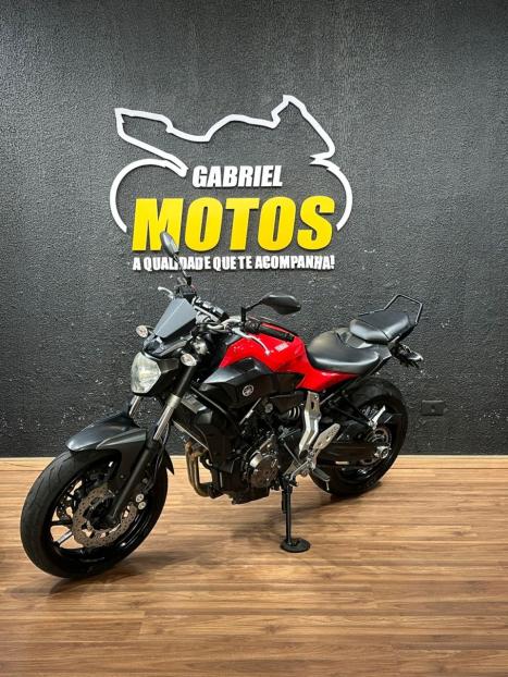 YAMAHA MT-07 700 , Foto 4
