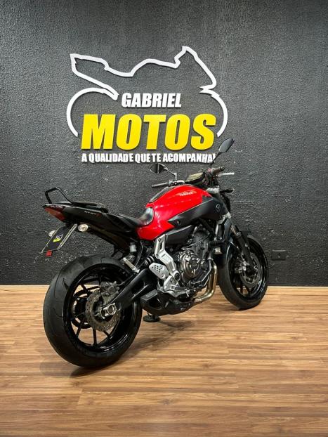 YAMAHA MT-07 700 , Foto 5