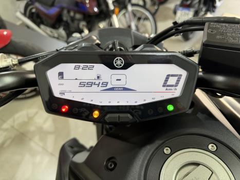 YAMAHA MT-07 700 , Foto 2