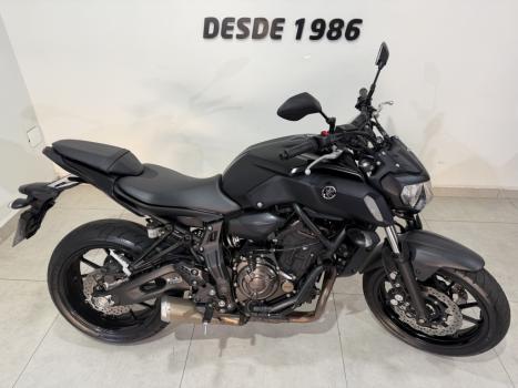 YAMAHA MT-07 700 , Foto 3