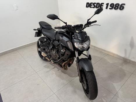 YAMAHA MT-07 700 , Foto 4