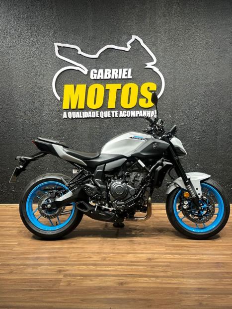 YAMAHA MT-07 700 ABS, Foto 1