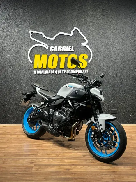 YAMAHA MT-07 700 ABS, Foto 3