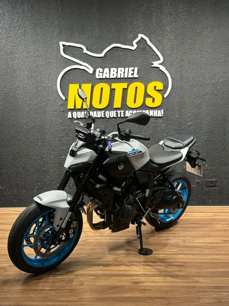 YAMAHA MT-07 700 ABS, Foto 4