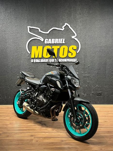 YAMAHA MT-07 700 ABS, Foto 3