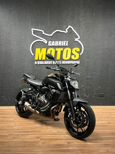 YAMAHA MT-07 700 ABS, Foto 3 YAMAHA MT-07 700 ABS, Foto 3