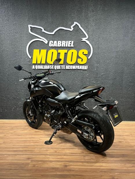 YAMAHA MT-07 700 ABS, Foto 6