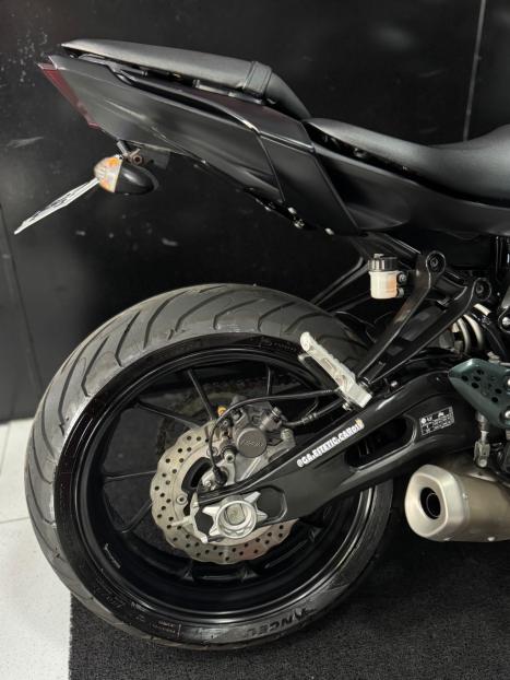 YAMAHA MT-07 700 ABS, Foto 2