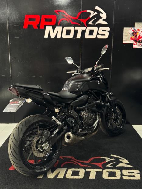 YAMAHA MT-07 700 ABS, Foto 5