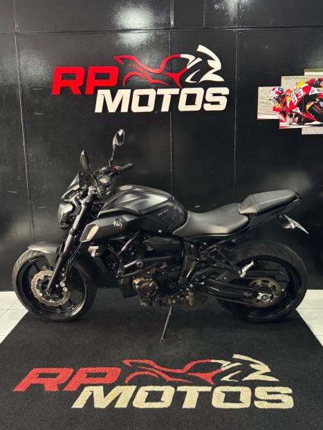 YAMAHA MT-07 700 ABS, Foto 7