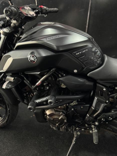 YAMAHA MT-07 700 ABS, Foto 9