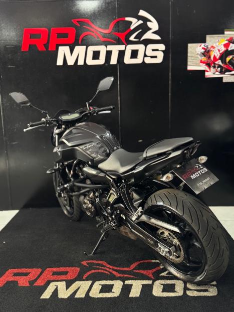 YAMAHA MT-07 700 ABS, Foto 12
