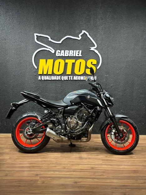 YAMAHA MT-07 700 ABS, Foto 1