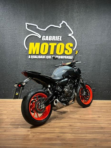YAMAHA MT-07 700 ABS, Foto 5