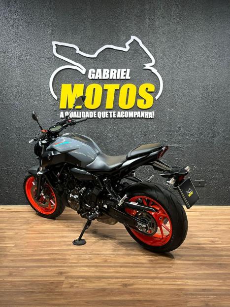 YAMAHA MT-07 700 ABS, Foto 6