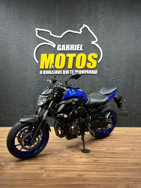 YAMAHA MT-07 700 ABS, Foto 4