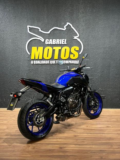 YAMAHA MT-07 700 ABS, Foto 5