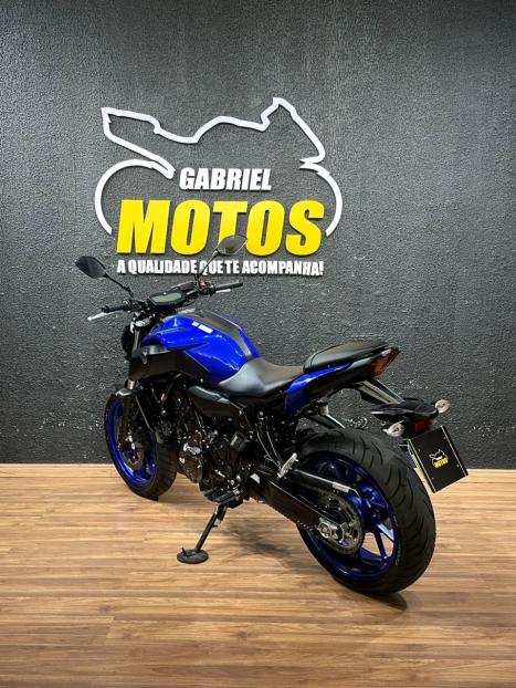 YAMAHA MT-07 700 ABS, Foto 6