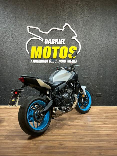 YAMAHA MT-07 700 ABS, Foto 5
