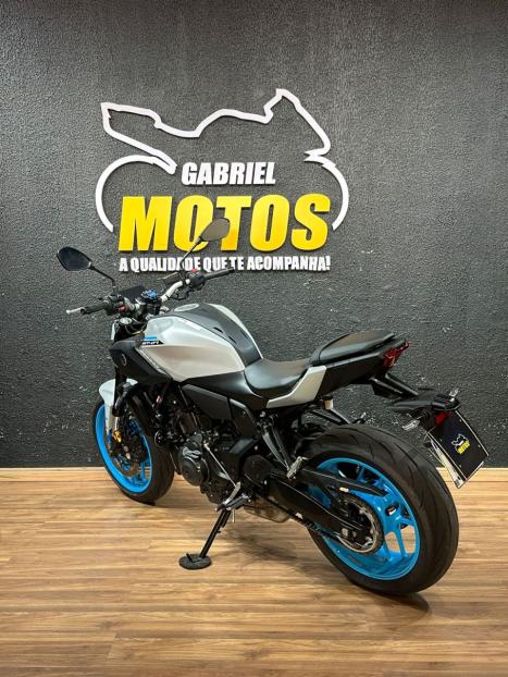YAMAHA MT-07 700 ABS, Foto 6