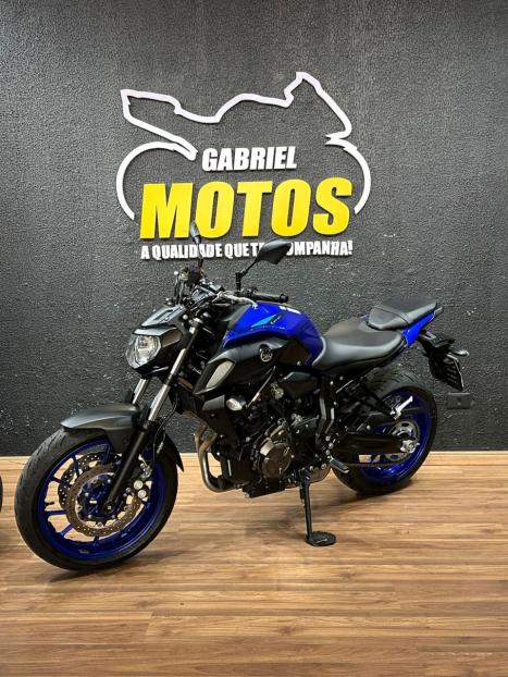 YAMAHA MT-07 700 ABS, Foto 4