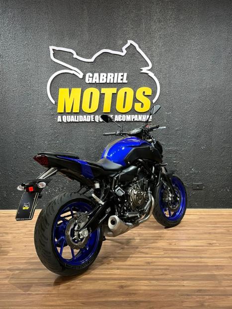 YAMAHA MT-07 700 ABS, Foto 5