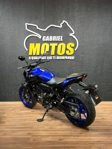 YAMAHA MT-07 700 ABS, Foto 6