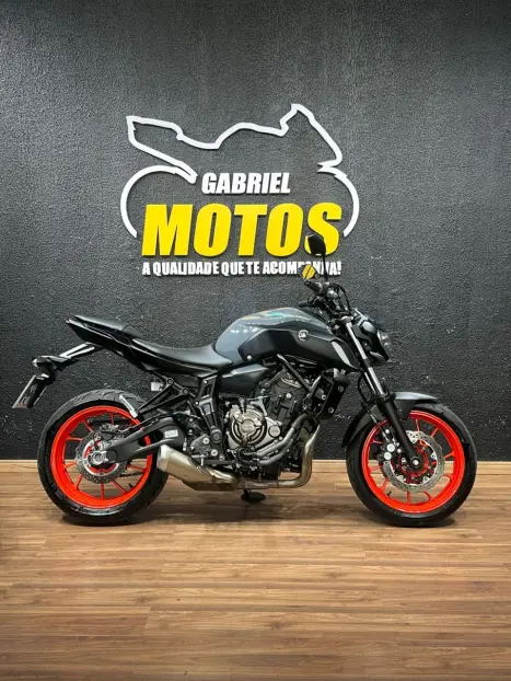 YAMAHA MT-07 700 ABS, Foto 1