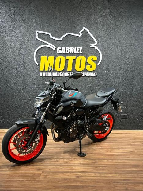 YAMAHA MT-07 700 ABS, Foto 4