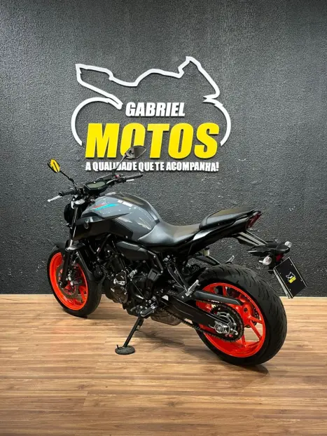 YAMAHA MT-07 700 ABS, Foto 6