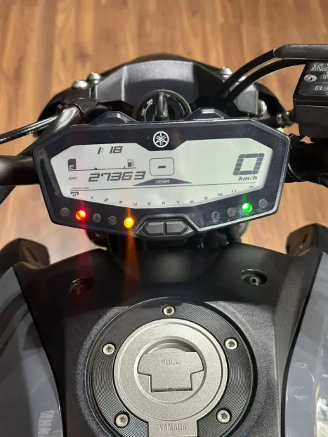 YAMAHA MT-07 700 ABS, Foto 7
