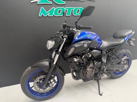 YAMAHA MT-07 700 ABS, Foto 3