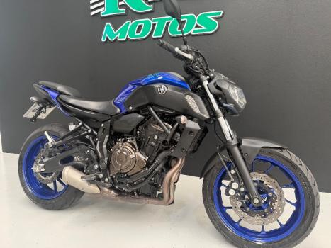 YAMAHA MT-07 700 ABS, Foto 4
