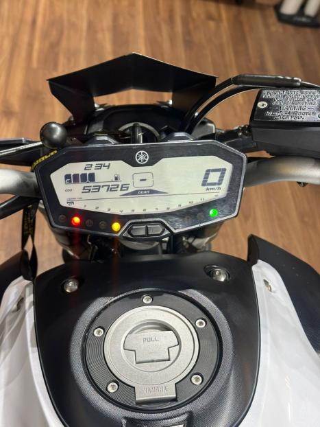 YAMAHA MT-07 700 ABS, Foto 7