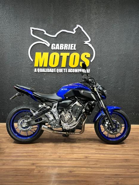 YAMAHA MT-07 700 ABS, Foto 1